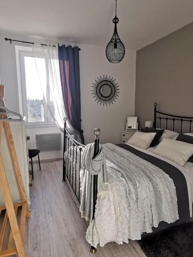 'Quelle Belle Vue' Chambre D'Hote Confolens Exterior foto