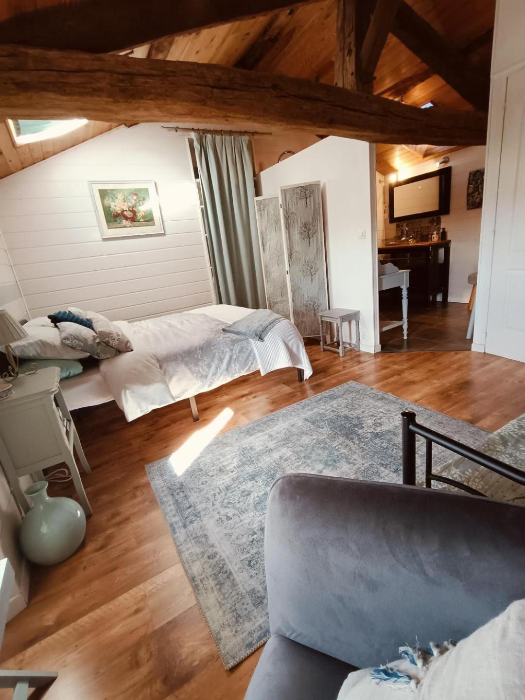 'Quelle Belle Vue' Chambre D'Hote Confolens Exterior foto
